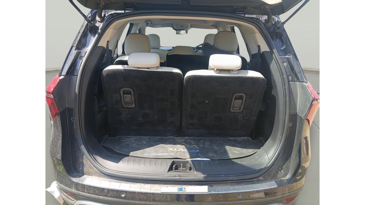 2022 Mahindra XUV700 AX 7 D MT 7 STR, Diesel, Manual, 78,250 km, exterior