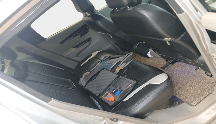 2016 Mahindra Kuv100 K6 5 STR, Petrol, Manual, 94,783 km, interior