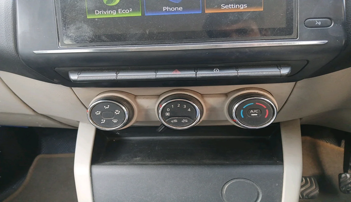 2019 Renault TRIBER RXT, Petrol, Manual, 49,638 km, interior