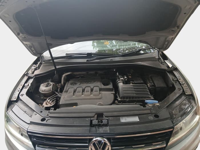 2017 Volkswagen TIGUAN HIGHLINE TDI AT, Diesel, Automatic, 1,70,268 km, exterior