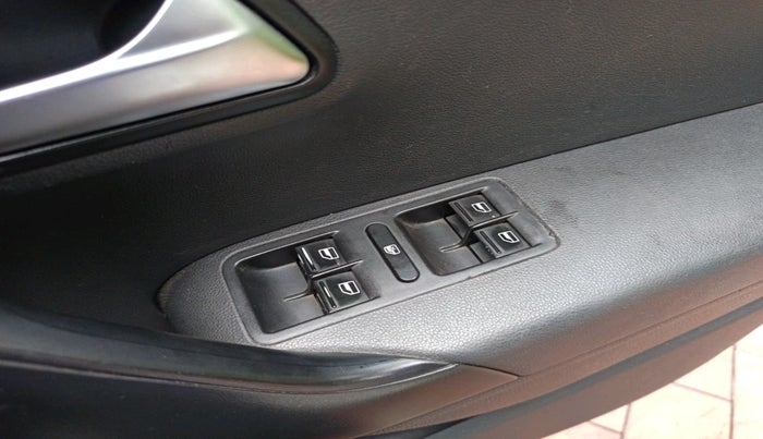 2016 Volkswagen Vento COMFORTLINE 1.5 AT, Diesel, Automatic, 56,961 km, interior