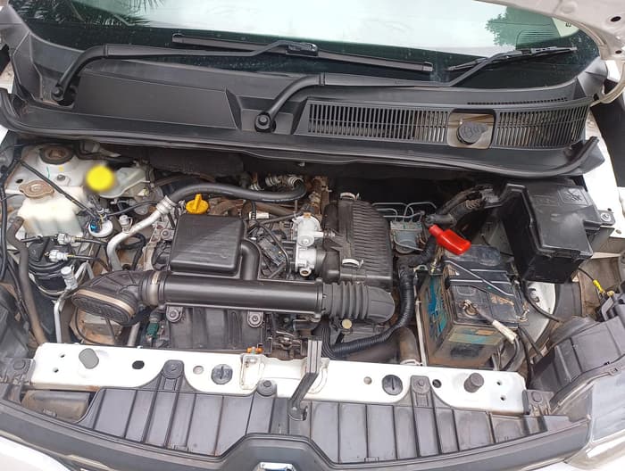 2021 Renault TRIBER RXZ, Petrol, Manual, 31,541 km, exterior