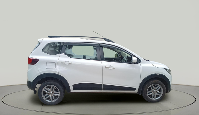 2021 Renault TRIBER RXZ, Petrol, Manual, 31,541 km, exterior