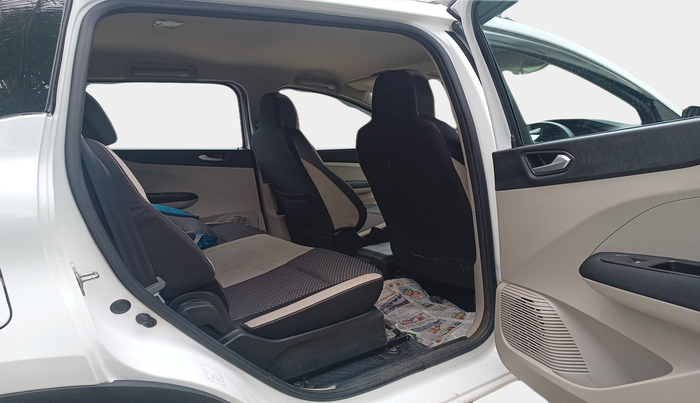 2021 Renault TRIBER RXZ, Petrol, Manual, 31,541 km, interior