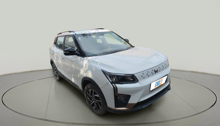 2023 Mahindra XUV400 EL 7.2 KW, Electric, Automatic, 32,151 km, exterior