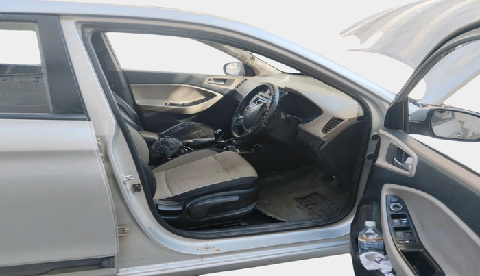 2014 Hyundai Elite i20 SPORTZ 1.4 CRDI, Diesel, Manual, 1,96,447 km, interior