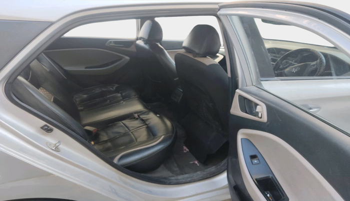 2014 Hyundai Elite i20 SPORTZ 1.4 CRDI, Diesel, Manual, 1,96,447 km, interior