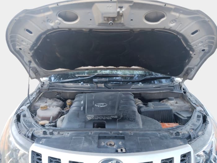 2014 Mahindra XUV500 W6, Diesel, Manual, 1,09,148 km, exterior