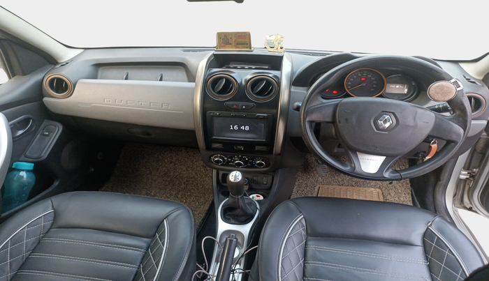 2017 Renault Duster 85 PS RXE 4X2 MT ADVENTURE EDITION, Diesel, Manual, 1,40,189 km, interior