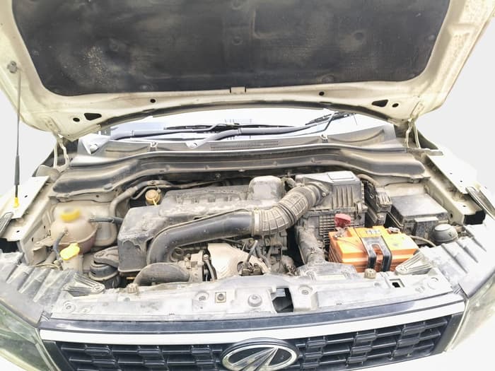 2021 Mahindra XUV300 W4 1.5 DIESEL, Diesel, Manual, 1,74,623 km, exterior