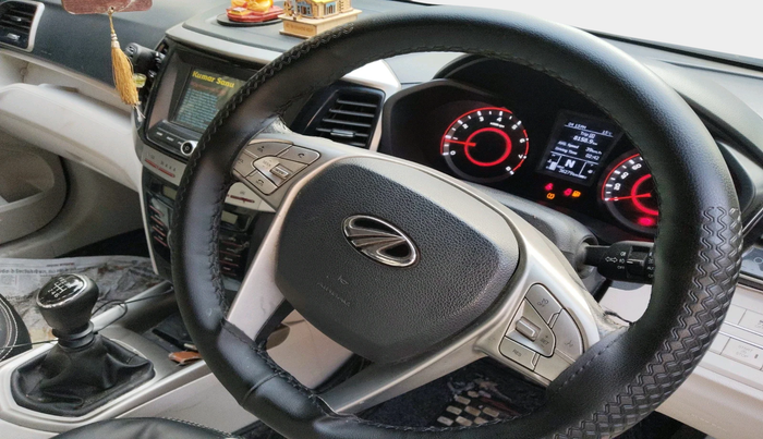 2021 Mahindra XUV300 W8 (O) 1.2 PETROL, Petrol, Manual, 36,279 km, interior