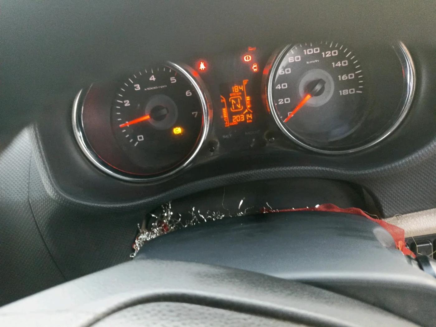 2016 Mahindra TUV300 T8, Diesel, Manual, 1,20,314 km, interior