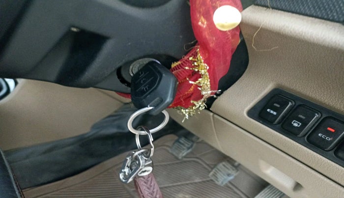 2016 Mahindra TUV300 T8, Diesel, Manual, 1,20,314 km, interior