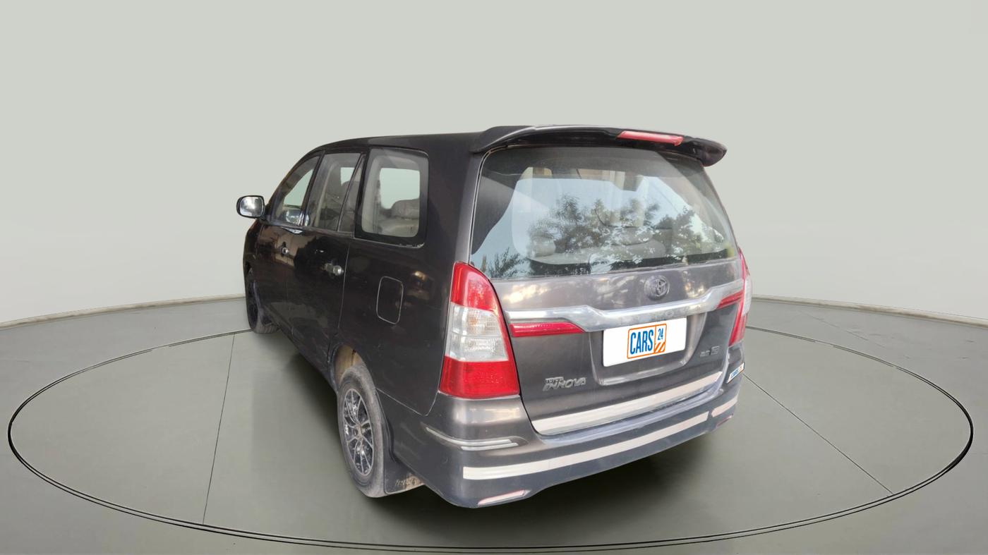 2011 Toyota Innova 2.5 G2 8STR, Diesel, Manual, 2,07,274 km, exterior