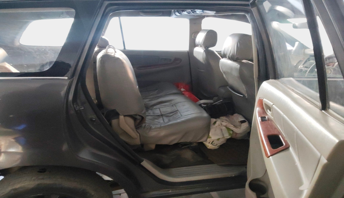 2011 Toyota Innova 2.5 G2 8STR, Diesel, Manual, 2,07,274 km, interior