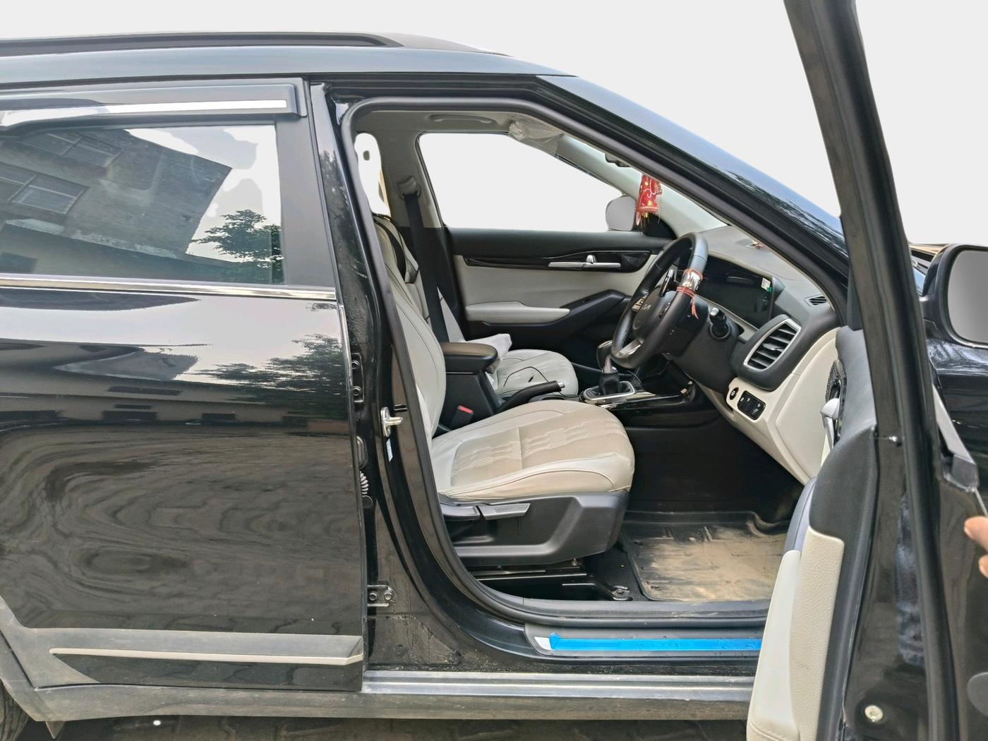 2024 KIA SELTOS  HTX 1.5 PETROL MT, Petrol, Manual, 36,056 km, interior