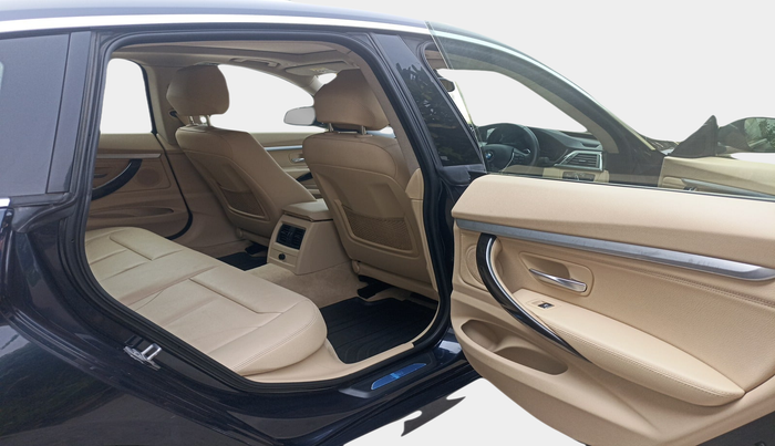 2018 BMW 3 Series  GT 320d Luxury Line, Diesel, Automatic, 44,075 km, interior