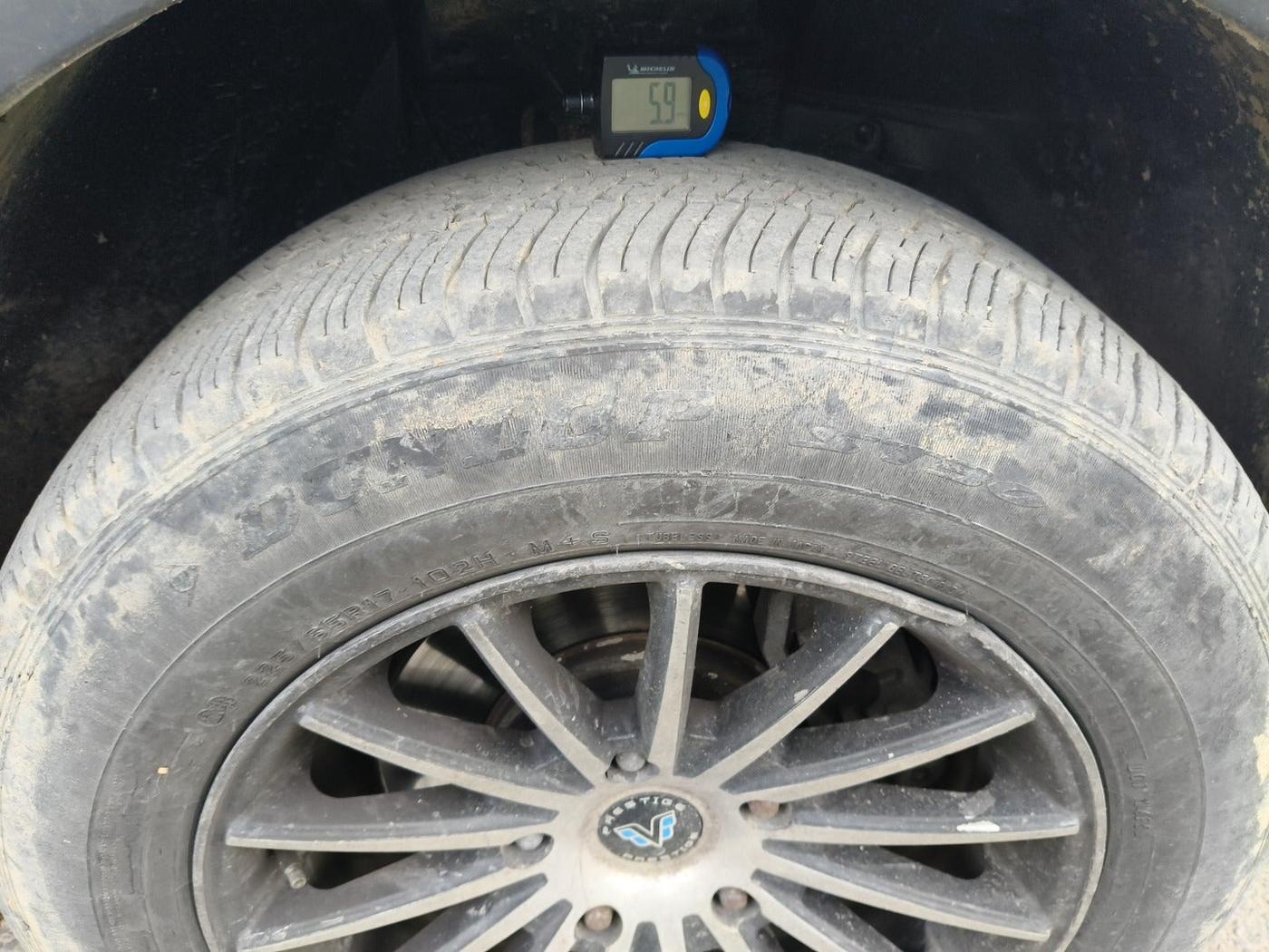 2012 Mahindra XUV500 W8, Diesel, Manual, 87,954 km, tyre