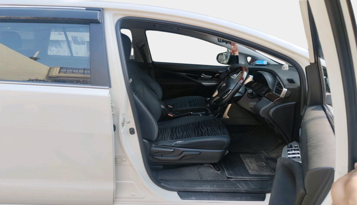 2022 Toyota Innova Crysta 2.4 VX 7 STR, Diesel, Manual, 1,01,917 km, interior