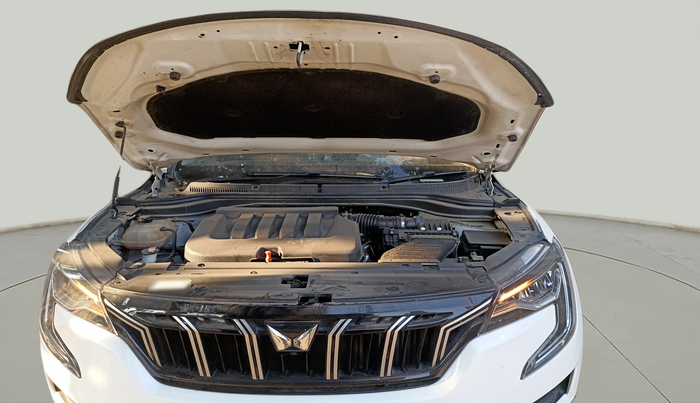 2023 Mahindra XUV700 AX 7 P MT 7 STR, Petrol, Manual, 18,860 km, exterior