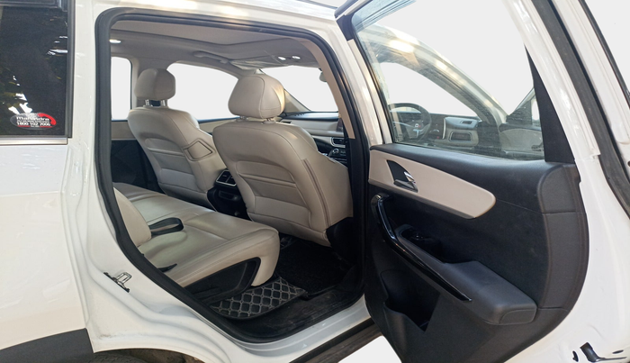 2023 Mahindra XUV700 AX 7 P MT 7 STR, Petrol, Manual, 18,860 km, interior