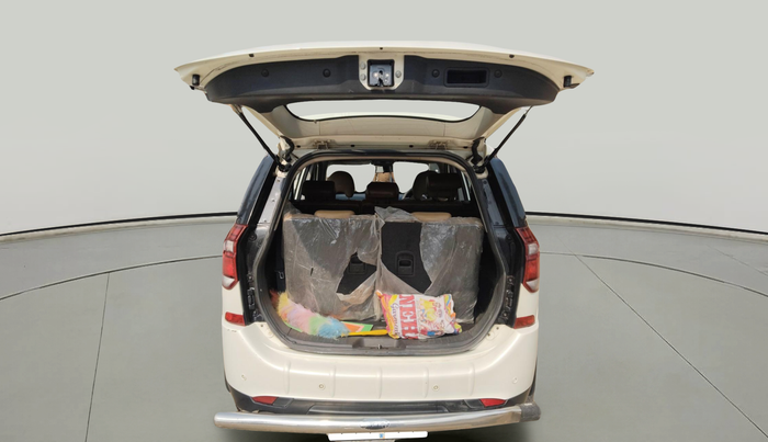 2020 Mahindra XUV500 W11 AT, Diesel, Automatic, 1,19,896 km, exterior