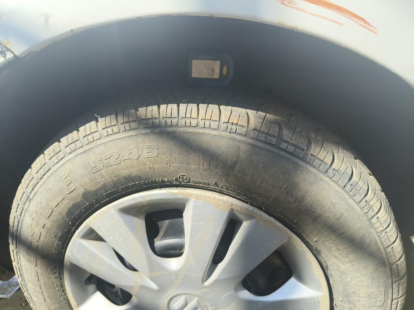 2013 Maruti Swift VDI, Diesel, Manual, 79,350 km, tyre