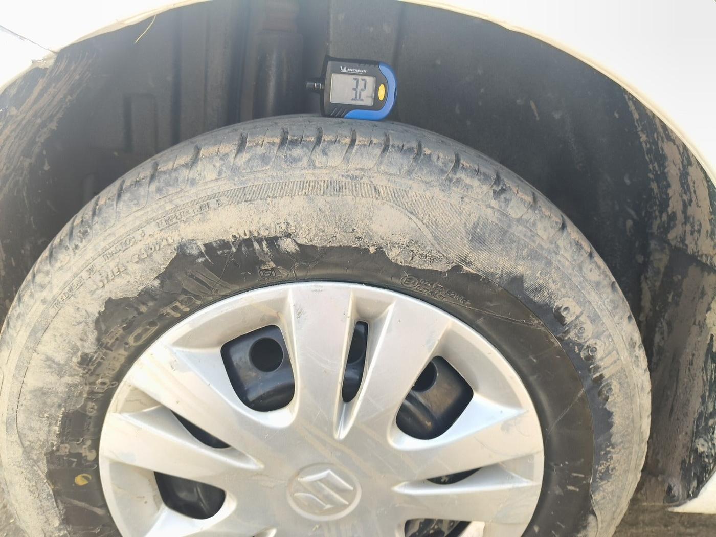 2013 Maruti Swift VDI, Diesel, Manual, 79,350 km, tyre