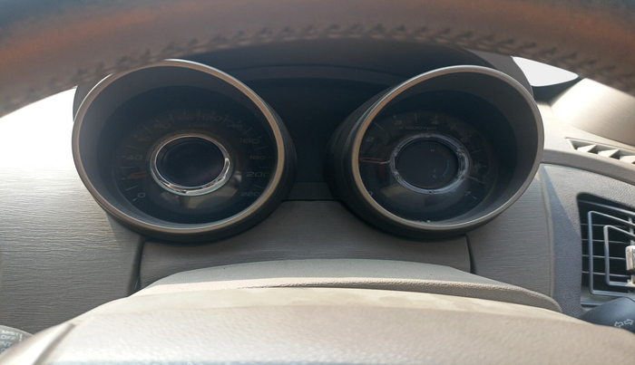 2011 Mahindra XUV500 W6, Diesel, Manual, 1,48,951 km, interior