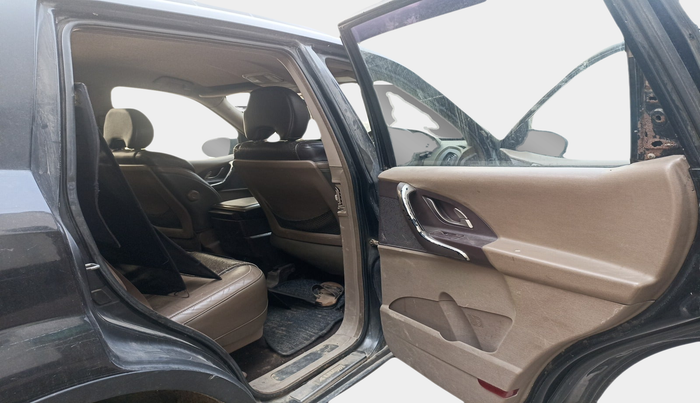 2011 Mahindra XUV500 W6, Diesel, Manual, 1,48,951 km, interior