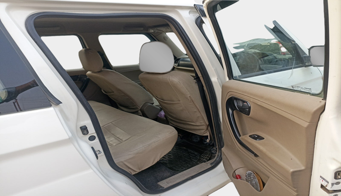 2019 Mahindra TUV300 T6 PLUS, Diesel, Manual, 1,84,601 km, interior