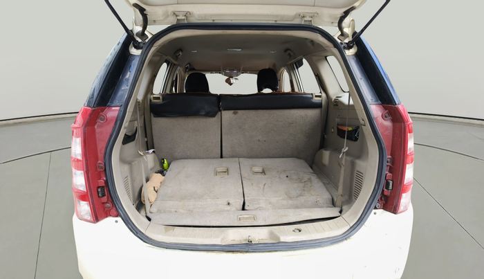 2016 Mahindra XUV500 W6, Diesel, Manual, 1,61,323 km, exterior