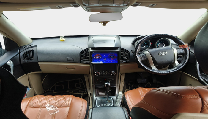 2016 Mahindra XUV500 W6, Diesel, Manual, 1,61,323 km, interior