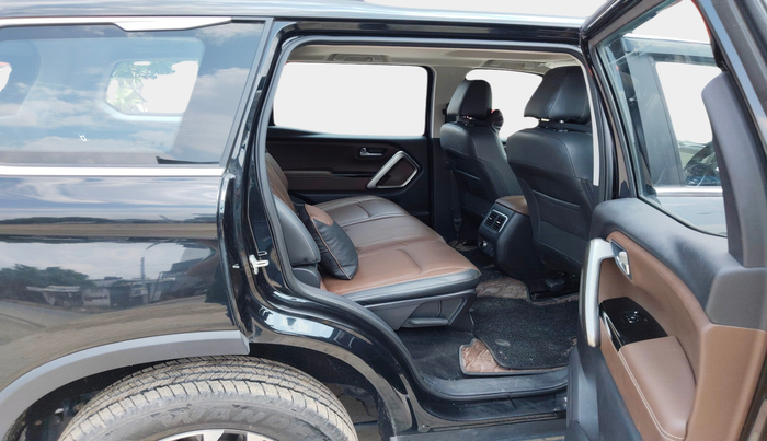 2024 Mahindra SCORPIO-N Z8 S Diesel MT 2WD 7 STR, Diesel, Manual, 4,864 km, interior