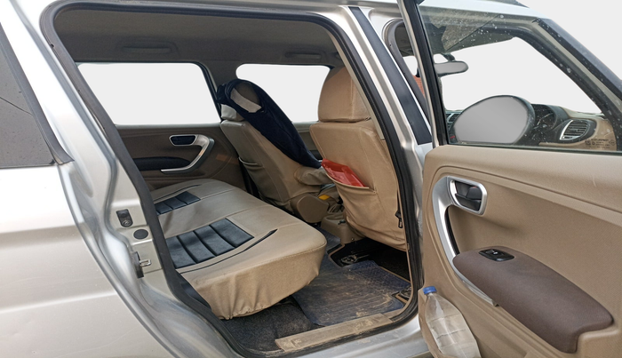 2016 Mahindra TUV300 T8, Diesel, Manual, 1,40,205 km, interior