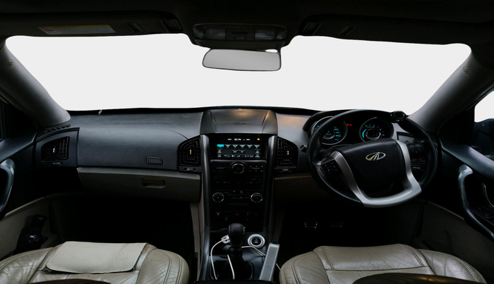 2016 Mahindra XUV500 W10, Diesel, Manual, 1,75,632 km, interior