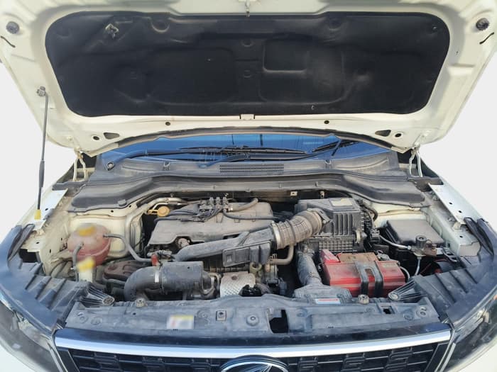 2019 Mahindra XUV300 W4 1.2 PETROL, Petrol, Manual, 19,879 km, exterior