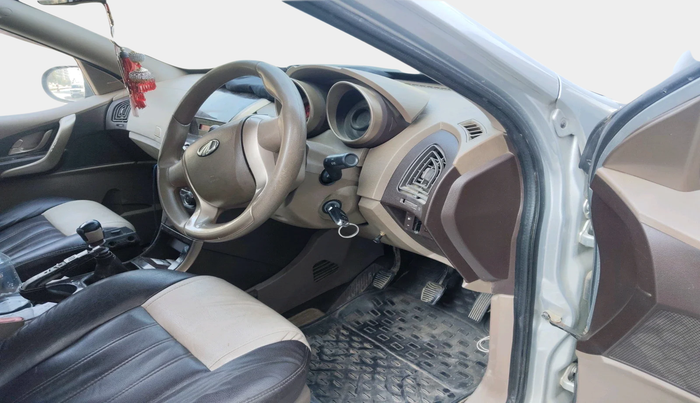 2013 Mahindra XUV500 W4, Diesel, Manual, 95,201 km, interior