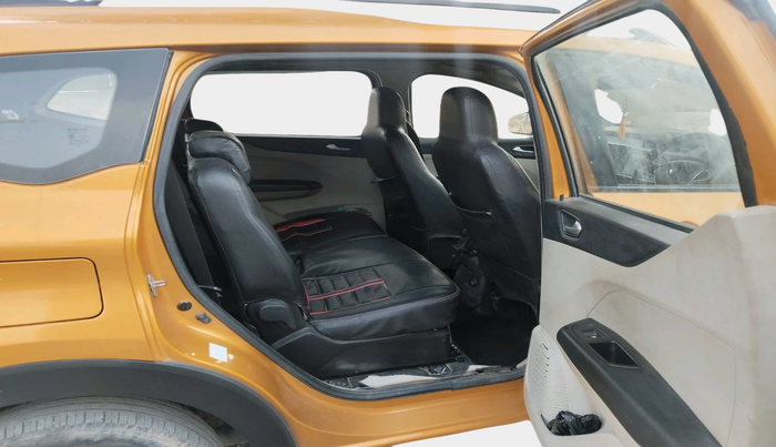 2022 Renault TRIBER RXZ, Petrol, Manual, 92,011 km, interior