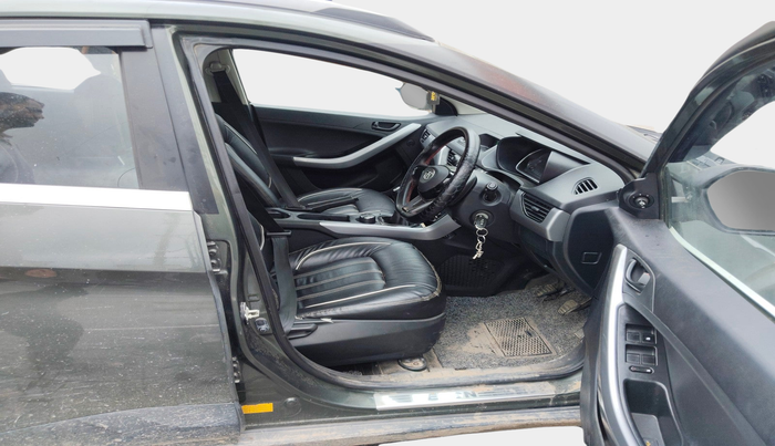 2022 Tata NEXON XM PETROL, Petrol, Manual, 35,882 km, interior