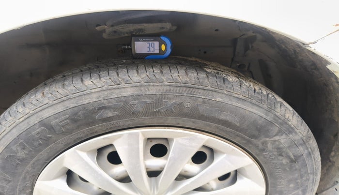 2015 Maruti Swift Dzire LDI, Diesel, Manual, 1,12,697 km, tyre