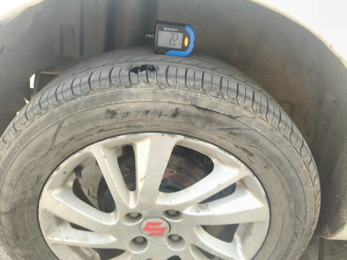 2013 Maruti Swift Dzire VDI, Diesel, Manual, 1,46,374 km, tyre