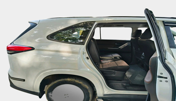 2023 Toyota INNOVA HYCROSS GX (O) 7 STR, Petrol, Automatic, 37,919 km, interior