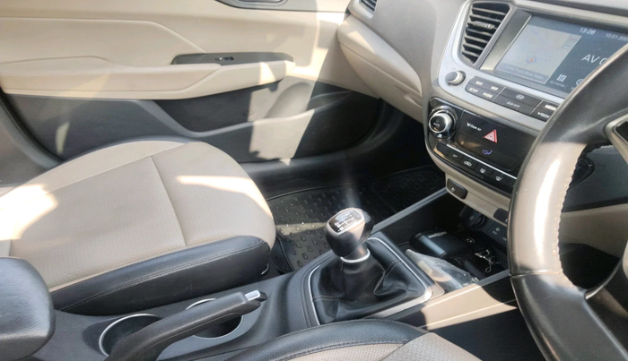 2018 Hyundai Verna 1.6 SX (O) CRDI MT, Diesel, Manual, 1,29,053 km, interior