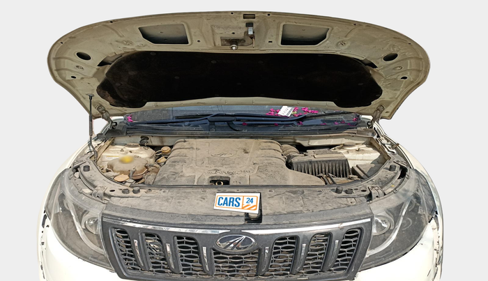 2017 Mahindra XUV500 W4, Diesel, Manual, 94,000 km, exterior