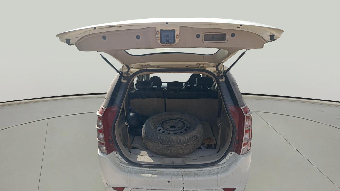 2017 Mahindra XUV500 W4, Diesel, Manual, 94,000 km, exterior