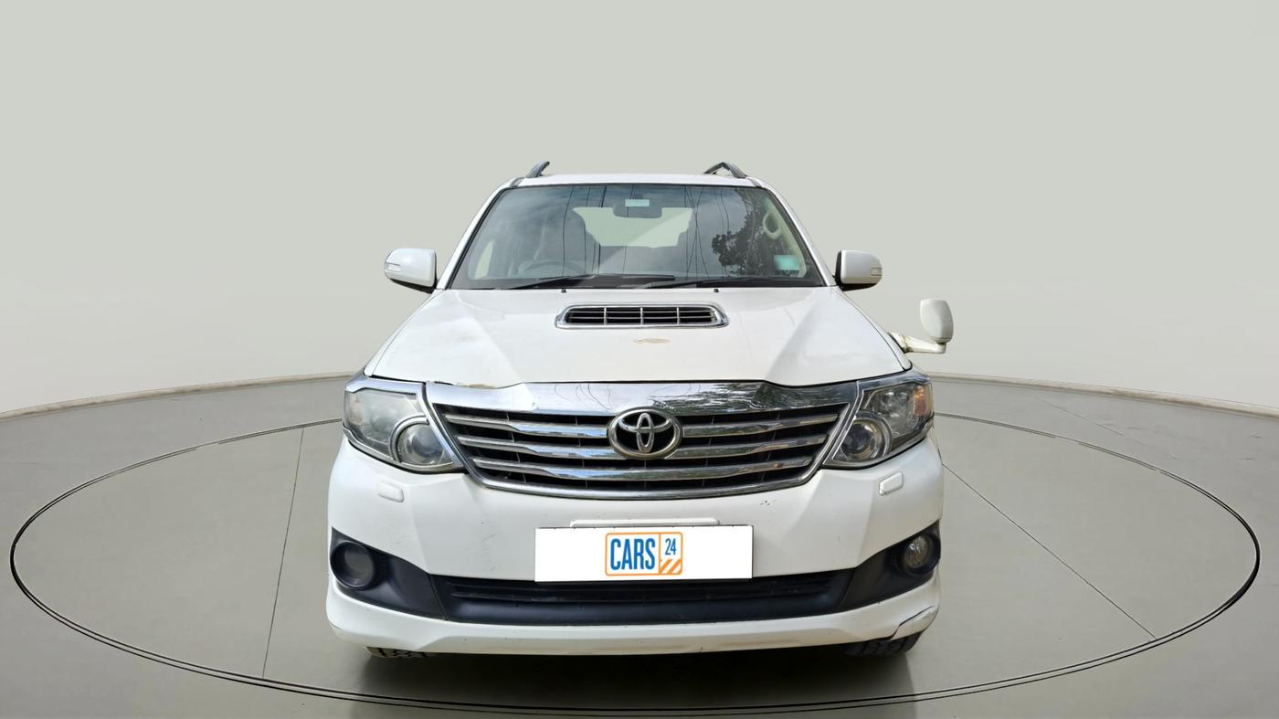 2012 Toyota Fortuner 3.0 4X2 AT, Diesel, Automatic, 1,15,016 km, exterior