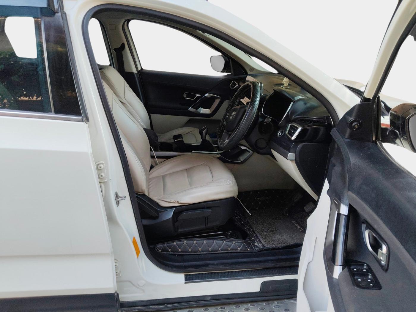 2021 Tata Safari XT PLUS, Diesel, Manual, 52,779 km, interior