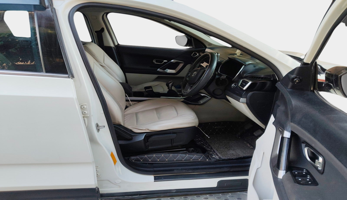 2021 Tata Safari XT PLUS, Diesel, Manual, 52,779 km, interior