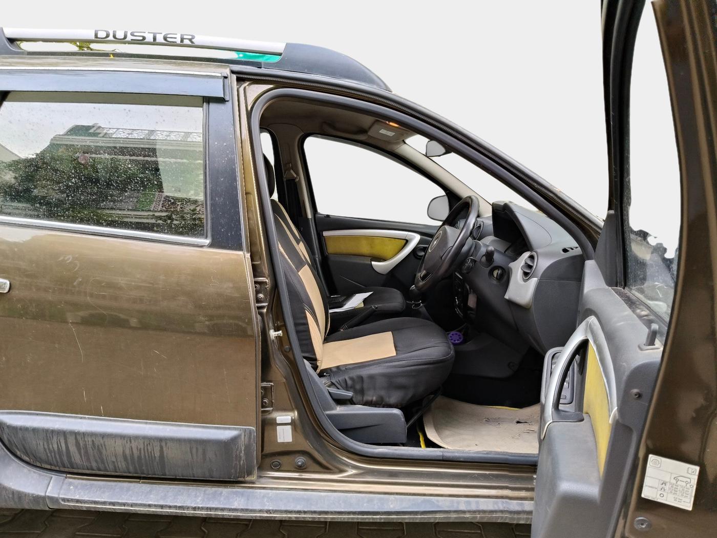 2014 Renault Duster 110 PS RXL ADVENTURE, Diesel, Manual, 98,572 km, interior